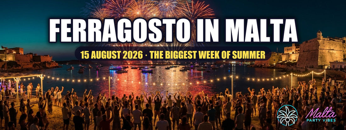 Banner van Ferragosto op Malta: vuurwerk boven een verlichte baai terwijl het publiek op het strand danst, 15 augustus 2026