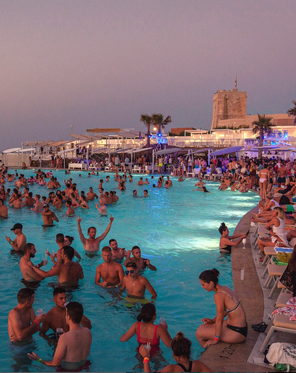 CAFÉ DEL MAR - FESTE IN PISCINA DEL GIOVEDÌ